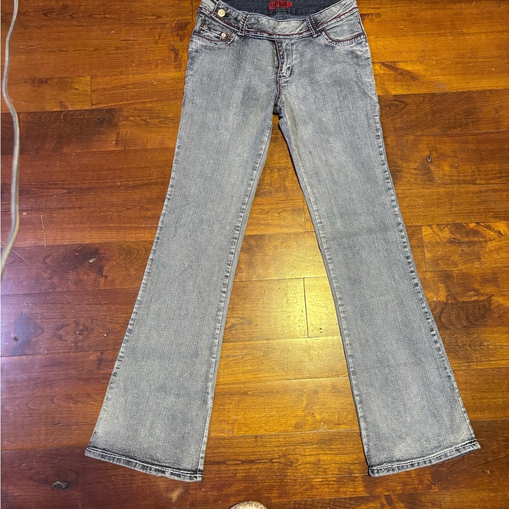 Chic Women's Gray Flare Jeans